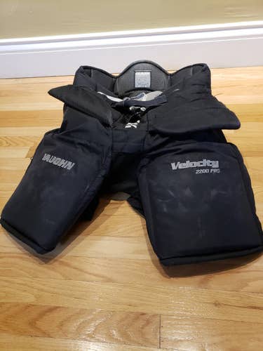 V6 PRO Black PANTS Senior Used Large Vaughn