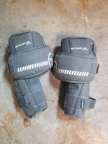 Used Warrior ritual x knee pads