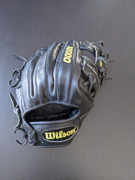 Black Used High School/College Wilson Right Hand Throw Infield A2000 Baseball Glove 11.25"