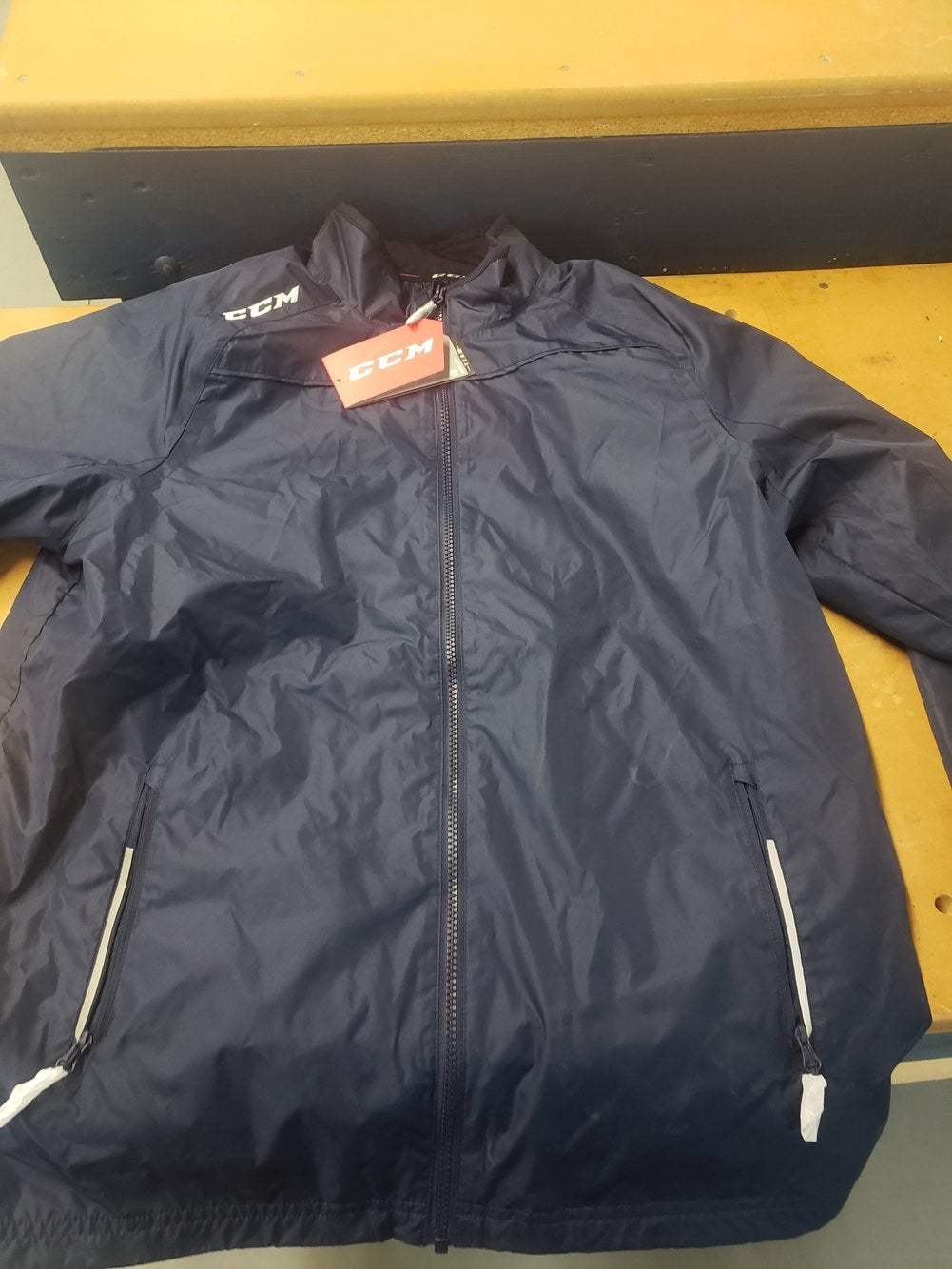 IHH AP42 CCM Warm Up Jacket Full Zip Youth Extra Large Black Grey New 