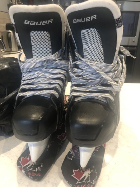 Senior New Bauer Supreme 150 Hockey Skates Extra Wide Width Size 9.5