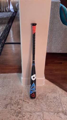 Used DeMarini Composite Voodoo Bat (-5) 31"
