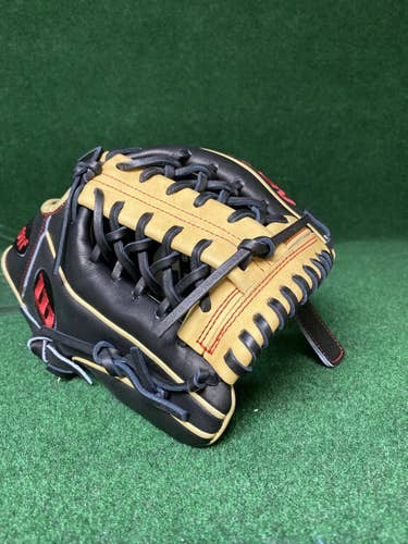 Black High School/College Infield 11.5" A2000 Baseball Glove