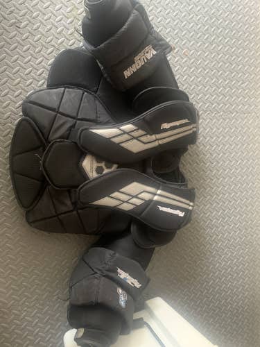 Used Small Vaughn  Velocity VE8 Pro Goalie Chest Protector