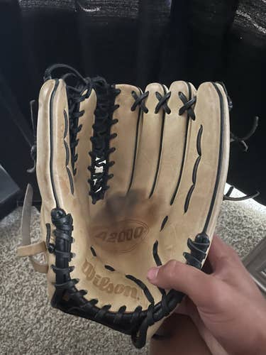 Gold Used Outfield 12.75" A2000 Baseball Glove