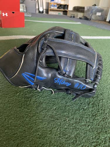 Black Used Infield 11.5" Professional Series Baseball Glove