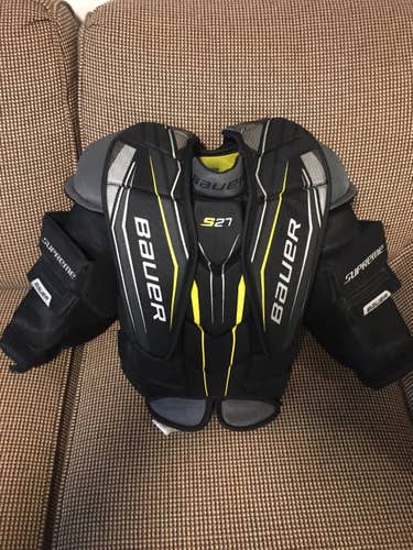 Bauer Supreme S27 goalie chest protector