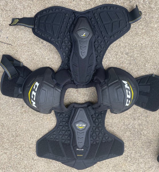 Junior Large CCM Tacks 6052 Shoulder Pads