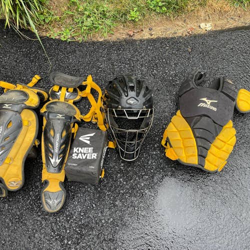Used Mizuno Samurai Catcher's Set