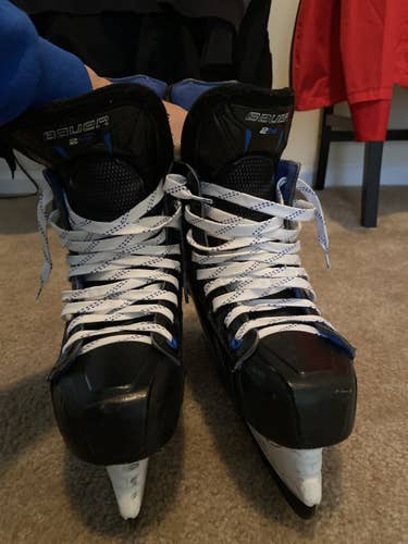 Senior Bauer Regular Width Size 8.5 Nexus 2N Hockey Skates