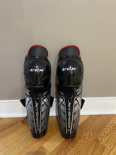 Junior CCM JetSpeed FT350 Shin Pads