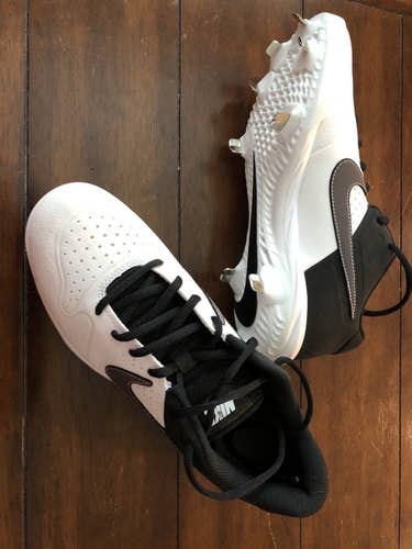Nike Baseball Cleats-Metal spikes