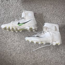 Nike Force Savage Shark Youth Cleat size 5Y