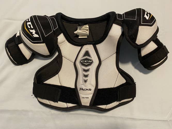 CCM Ultra Tacks Shoulder Pads (Youth Large)