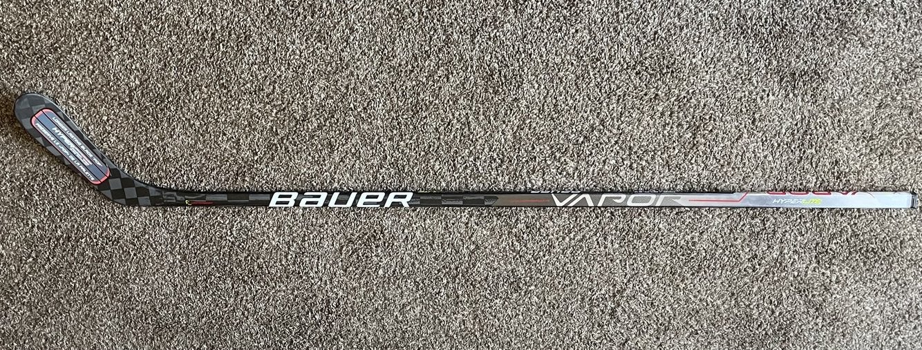 Senior Right Handed Vapor Hyperlite Hockey Stick