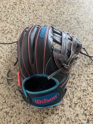 Pink High School/College Outfield 12.5" A2000 Baseball Glove