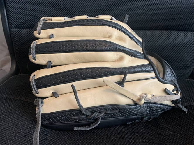 High School/College Infield 12" Signiture Series Baseball Glove