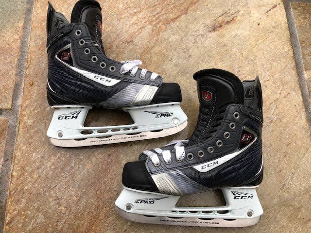 Junior New CCM CONTROL U+ Hockey Skates Wide Width Size 4.5