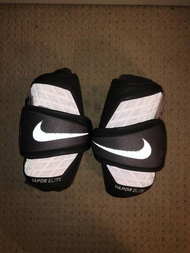Used Medium Nike Vapor Elite Arm Pads