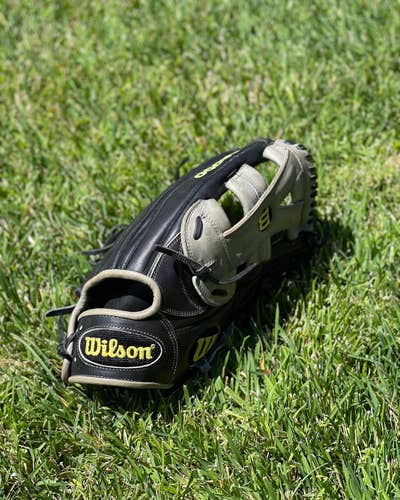 Black Adult Outfield 12.75" A2000 YP66 Baseball Glove