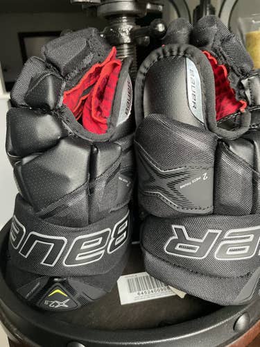 Black Used Junior Bauer Vapor X2.9 Gloves 11"