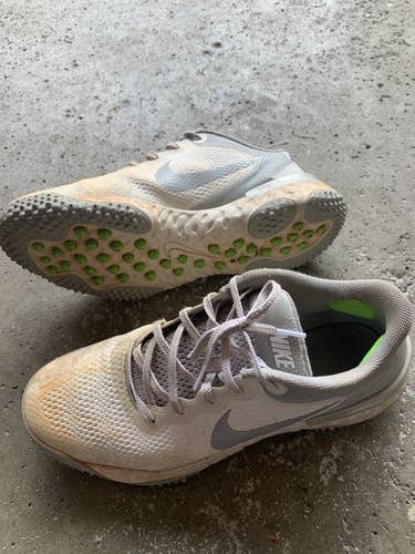 White Used Size 10 (Women's 11) Nike Shoes