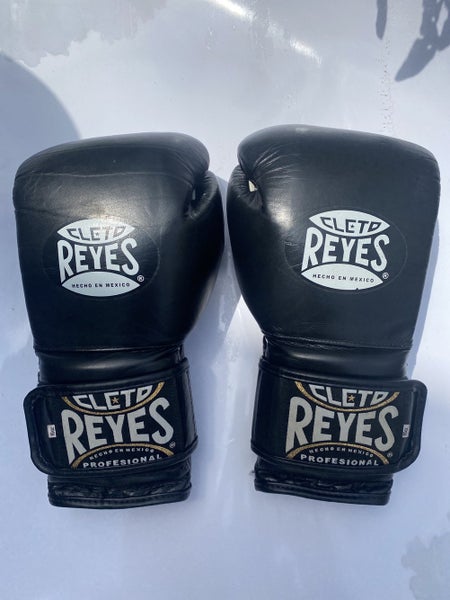 Cleto Reyes boxing gloves