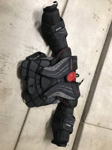 Used Small Bauer Vapor X2.9 Goalie Chest Protector