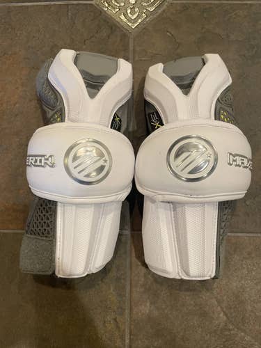 MAVERICK ROME ARM PADS