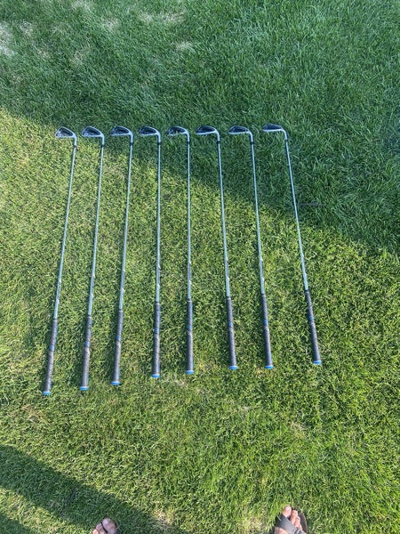 Men's Right Handed Regular Flex Steel Shaft X2 Hot Iron Set