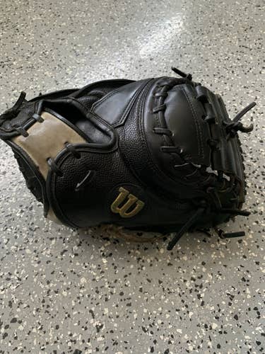 Used Wilson Adult Right Hand Throw 33.5" M2 A2000 Catcher's Glove