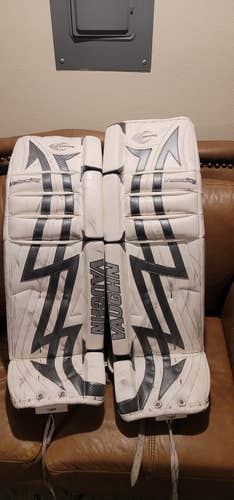 White Used Senior 37" Vaughn Regular Goalie Full Set