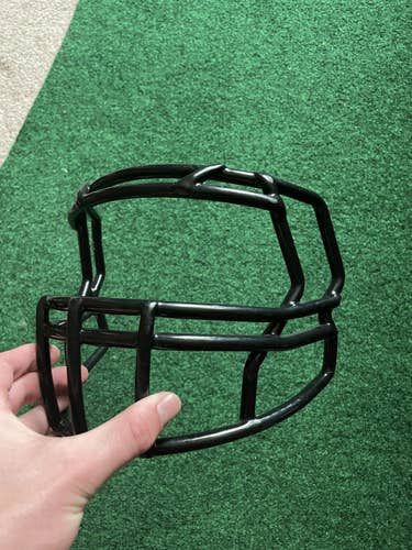 Riddell speed 3 bar face mask- Brand New- Hardware Included