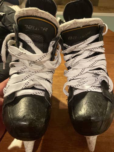 Youth Bauer Extra Wide Width Supreme One.5 Hockey Skates