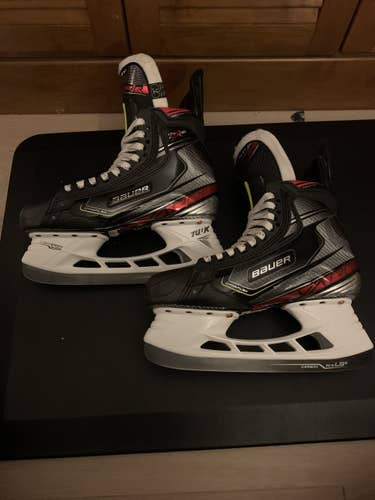 Senior Bauer Regular Width  Size 7.5 Vapor 2X Pro Hockey Skates