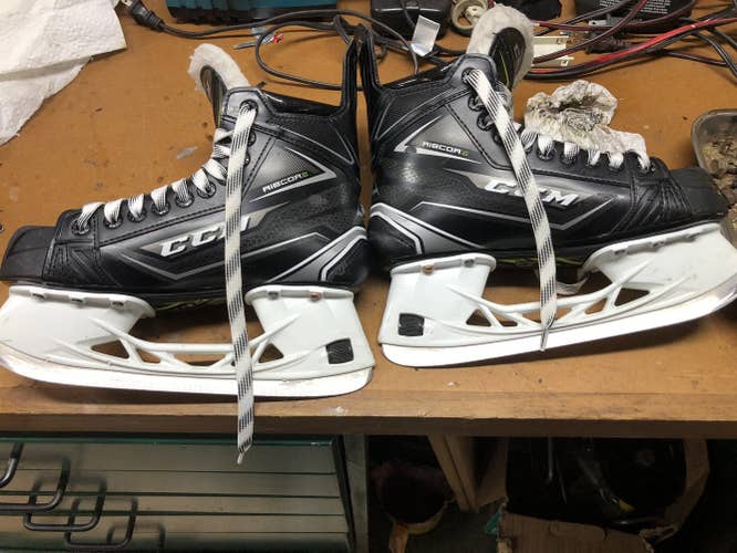 Junior CCM Regular Width Size 4.5 RibCor 76k Hockey Skates