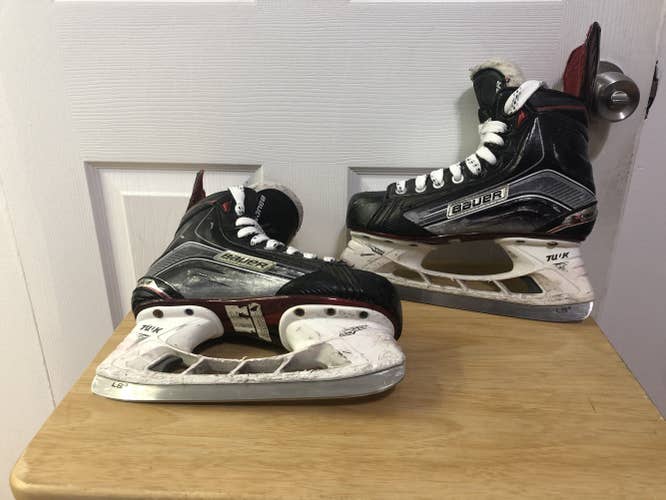 Junior Used Bauer Vapor X800 Hockey Skates Regular Width Size 4