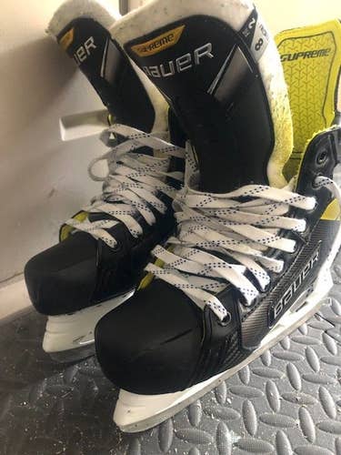 Senior New Bauer Supreme 3S Hockey Skates Size 8