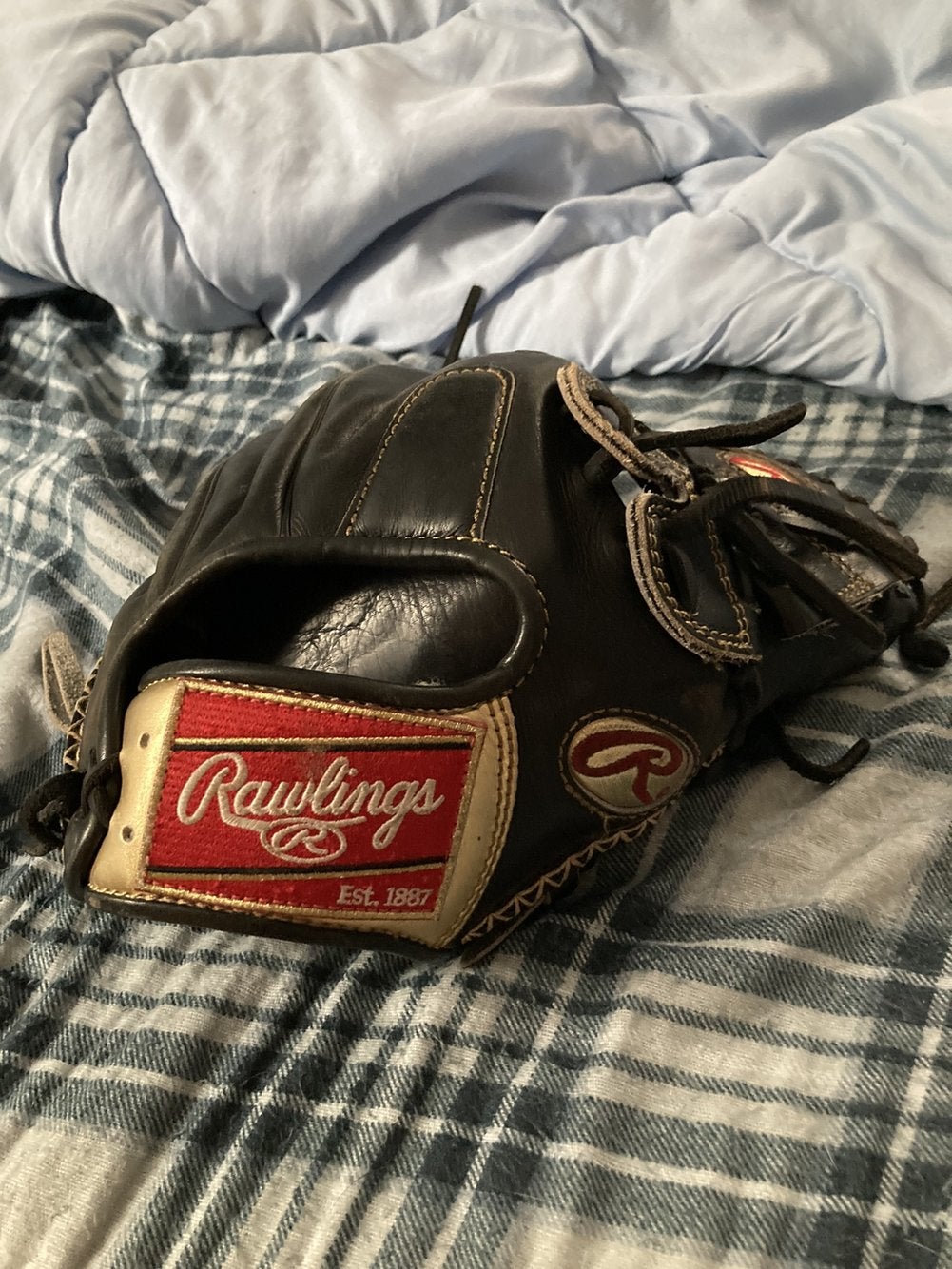 What Pros Wear: DJ LeMahieu's Rawlings Pro Preferred PROSFM20XL