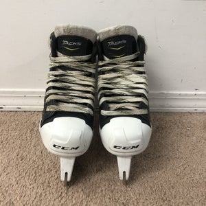 Used CCM Regular Width Size 2 Tacks 4092 Hockey Goalie Skates