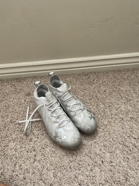 White Adult Size 11.5 (Women's 12.5) Under Armour Spotlight mc
