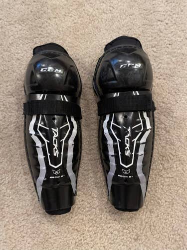 Used Youth CCM Tacks Shin Pads 9"