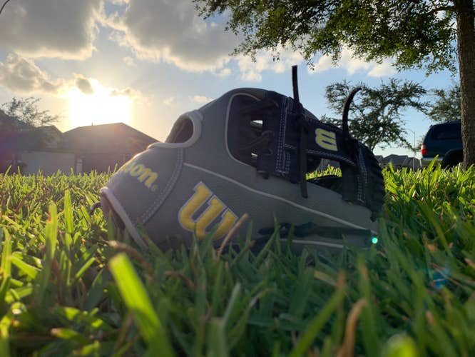 Gray High School/College Infield 11.5" A2000 1786 Baseball Glove