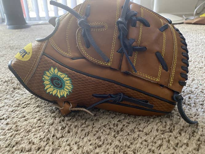 Wilson A2000 B2 Mike Clevinger