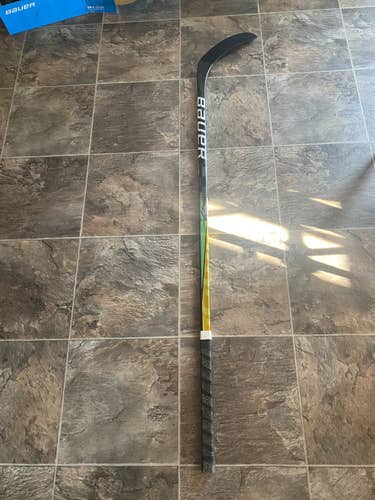 Senior Left Hand  Supreme Ultra Sonic Hockey Stick