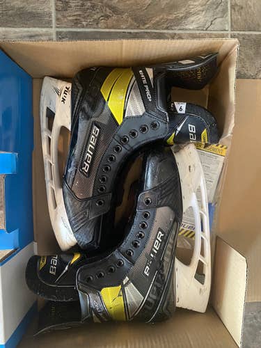 Senior Bauer Size 9 Fit 3 Supreme Ignite Pro+ Hockey Skates