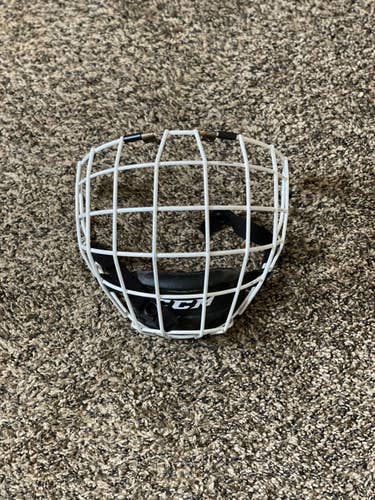 CCM FM580 Cage White Medium