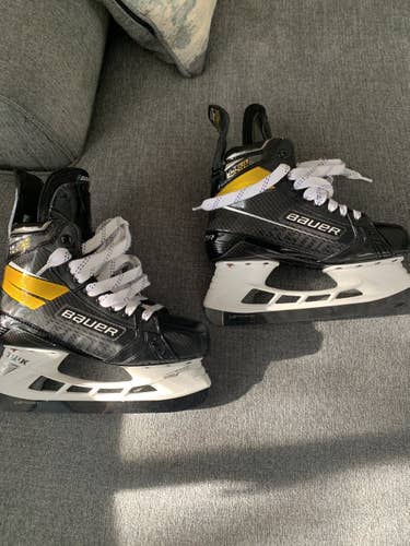 Senior Bauer Extra Wide Width Pro Stock Size 7 Supreme Ultrasonic Hockey Skates