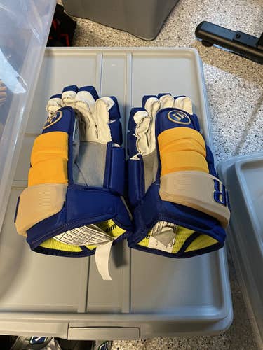 Blues Winter Classic Gloves