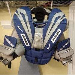 Bauer junior small one55 chest guard